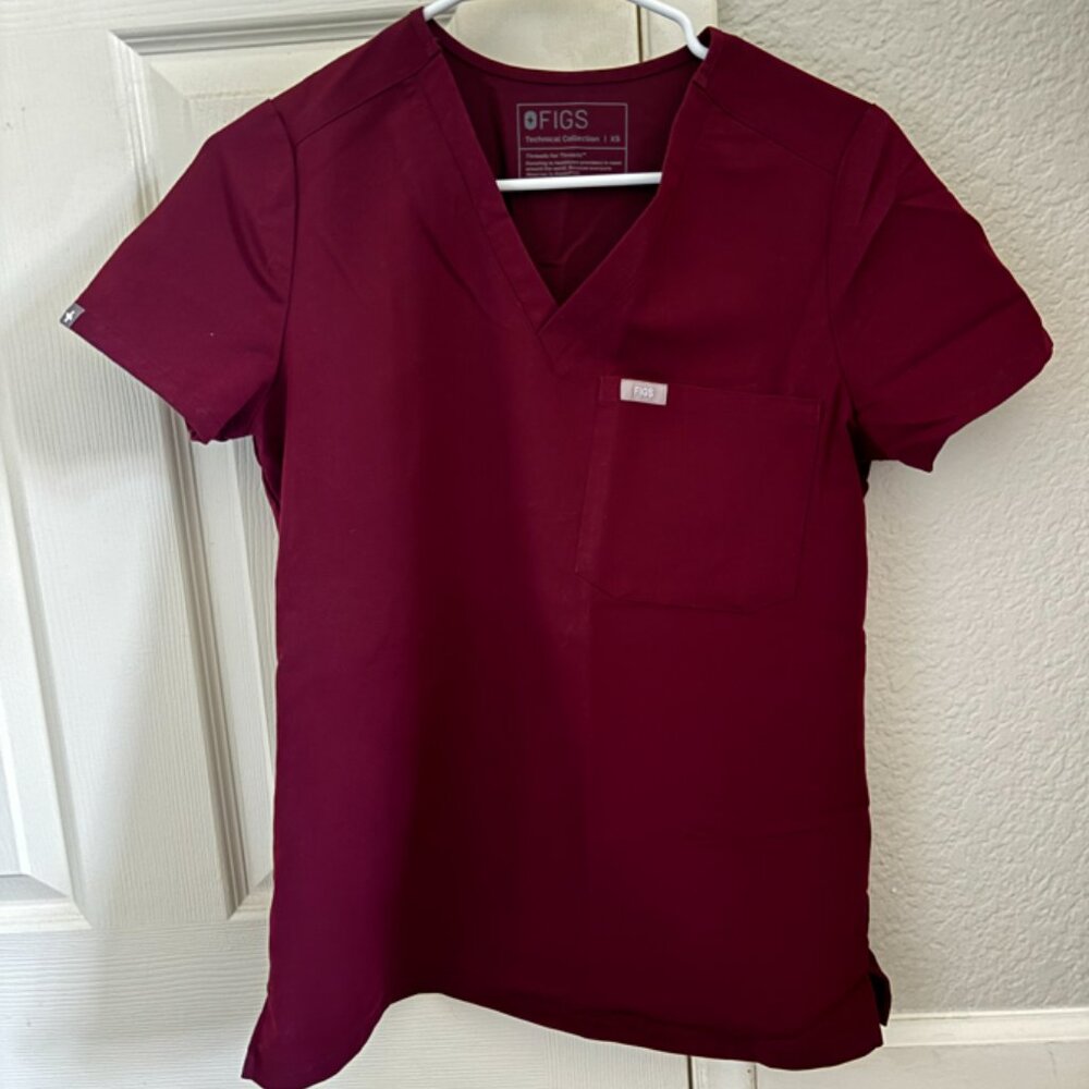 FIGS Women's V-Neck Scrub Top in Burgundy